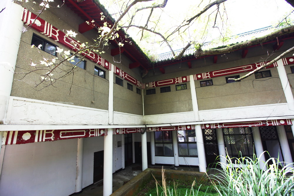青邨國建館